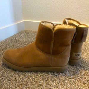 Ugg Mini Boots Women’s size 7 ❤️‍🔥